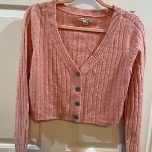 American Eagle peach cropped sweater size medium